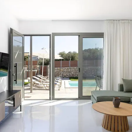 Stylish Vianello With Heated Pool And Bbq, Near וילה *