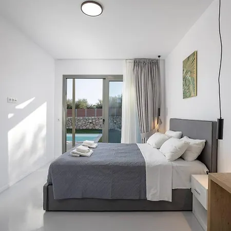 Stylish Vianello With Heated Pool And Bbq, Near * העיירה רתימנו