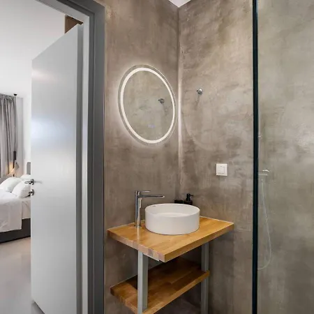Stylish Vianello With Heated Pool And Bbq, Near *
