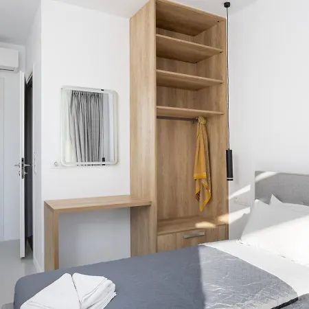 וילה Stylish Vianello With Heated Pool And Bbq, Near העיירה רתימנו