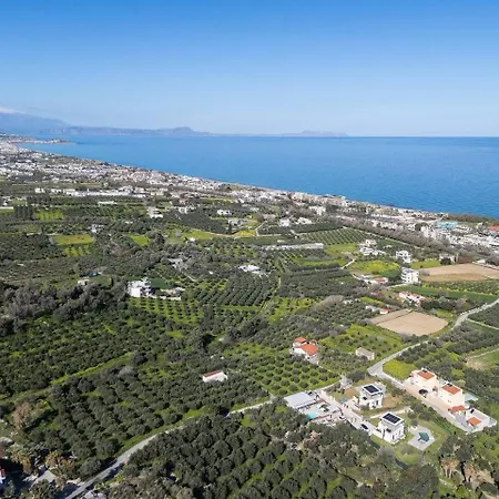 Stylish Vianello With Heated Pool And Bbq, Near העיירה רתימנו