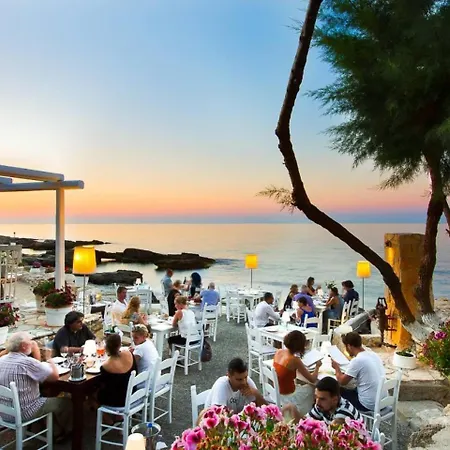 וילה Stylish Vianello With Heated Pool And Bbq, Near