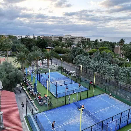 Stylish Vianello With Heated Pool And Bbq, Near 빌라